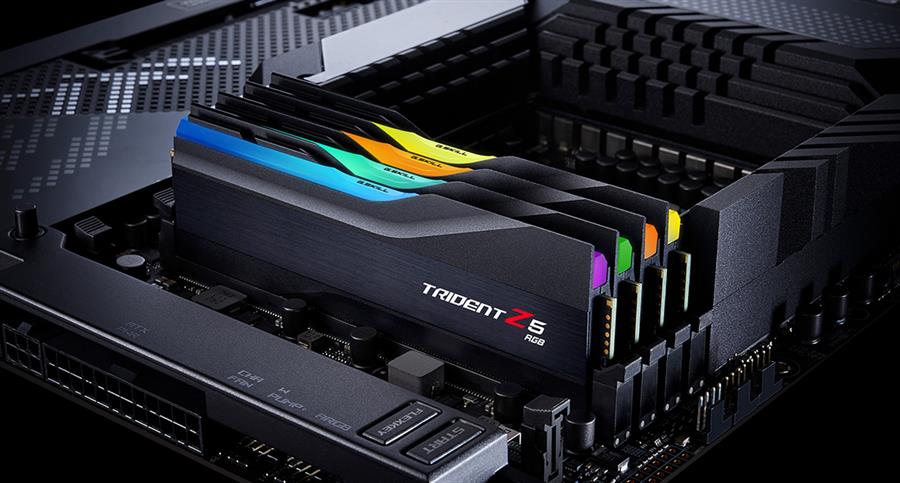 رم کامپیوتر RAM جی اسکیل دو کاناله مدل Trident Z5 RGB با حافظه 32 گیگابایت و فرکانس 6400 مگاهرتز